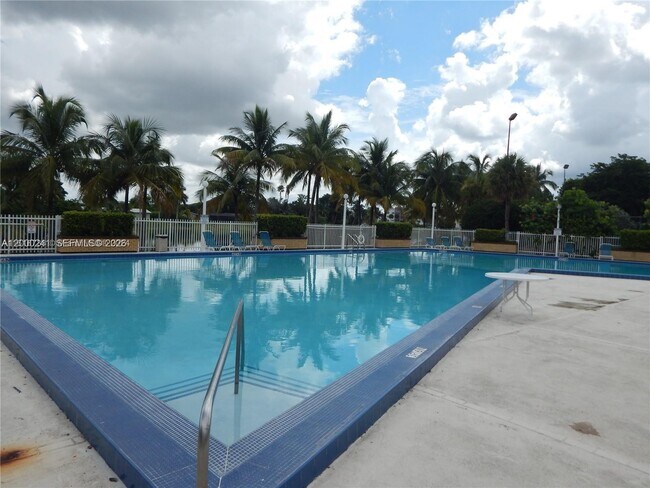 Photo - 14415 N Kendall Dr Unit 312G