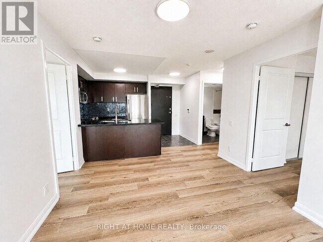 Photo - 17 Anndale Dr Unit 809