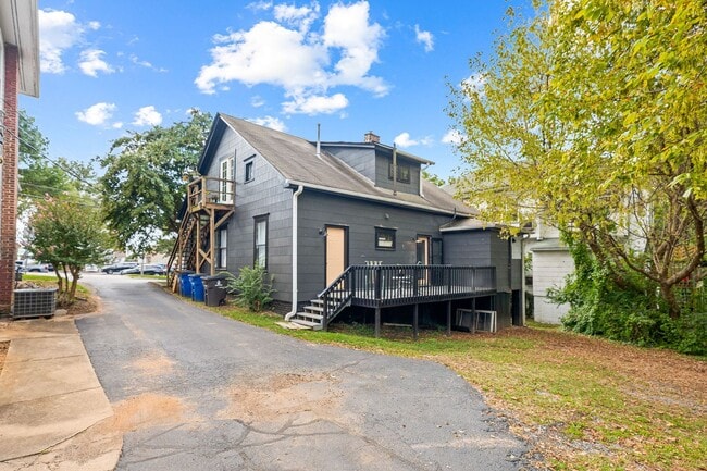 409 W 1st St Unit 1