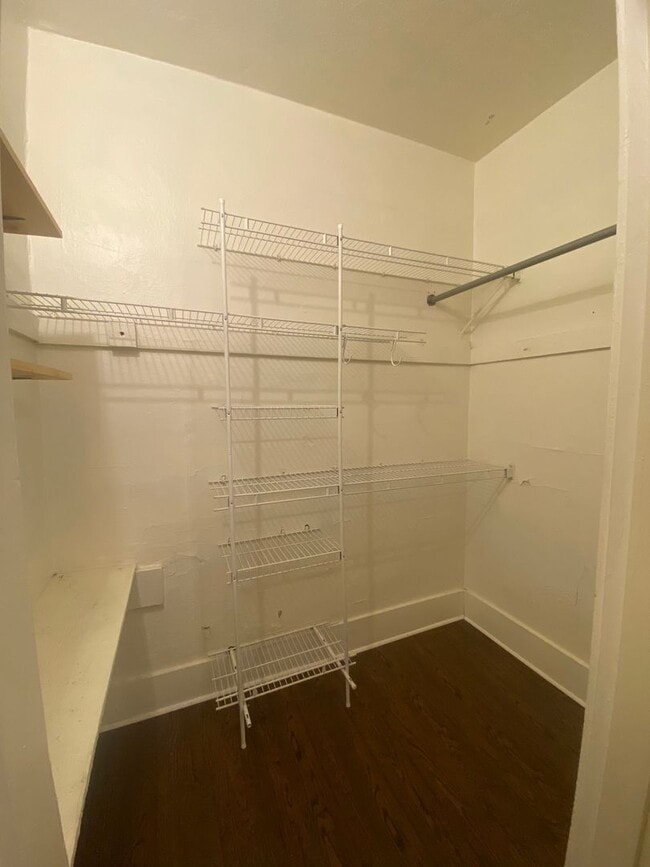 Uptowner Apartments