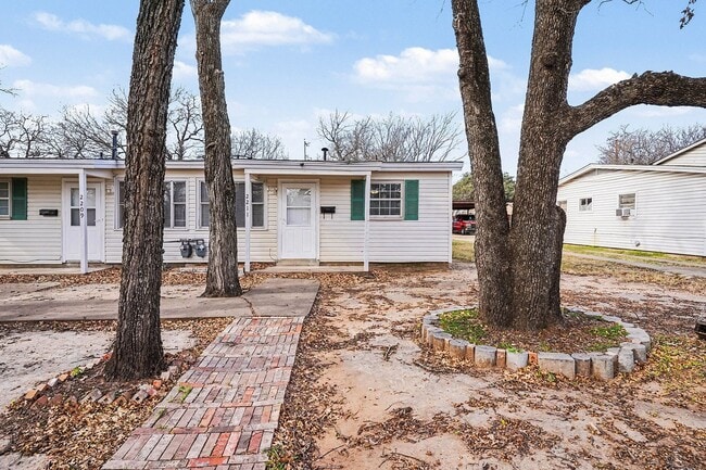 Photo - 2211 Barbell Ln