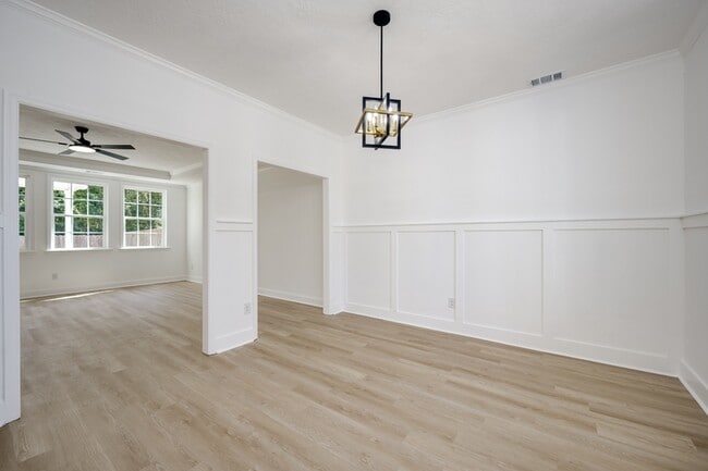 Photo - 412 Riley Ln