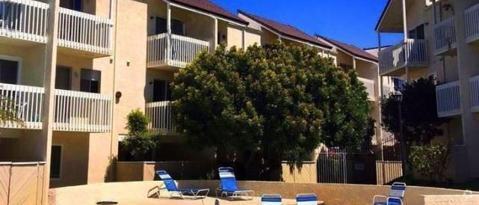 Building Photo - 233 S Ventura Rd Rental