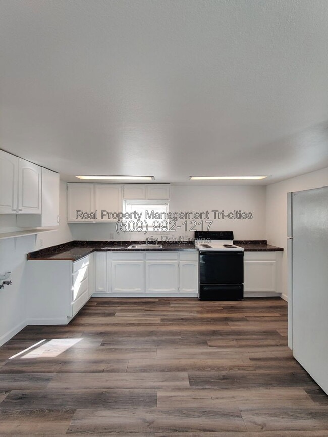 Photo - 1110 Potter Ave