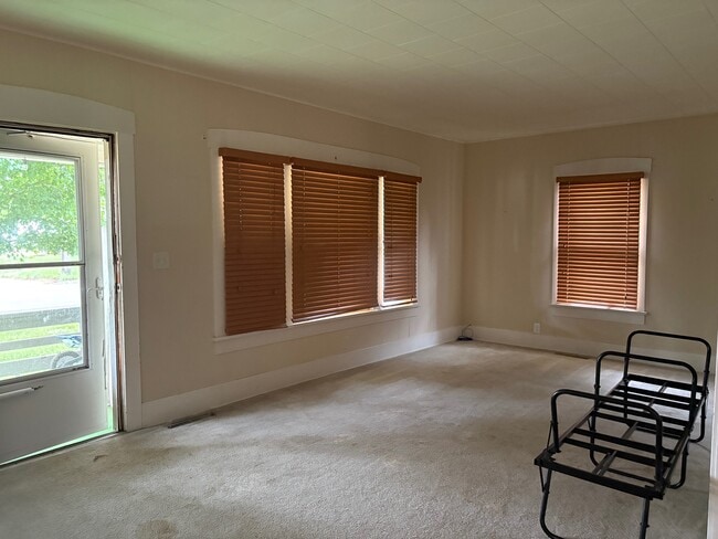 Photo - 614 W 3rd Ave
