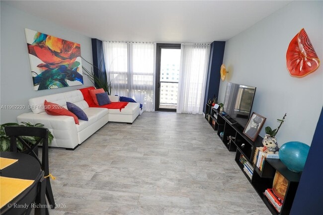 Photo - 600 NE 36th St Unidad 1905