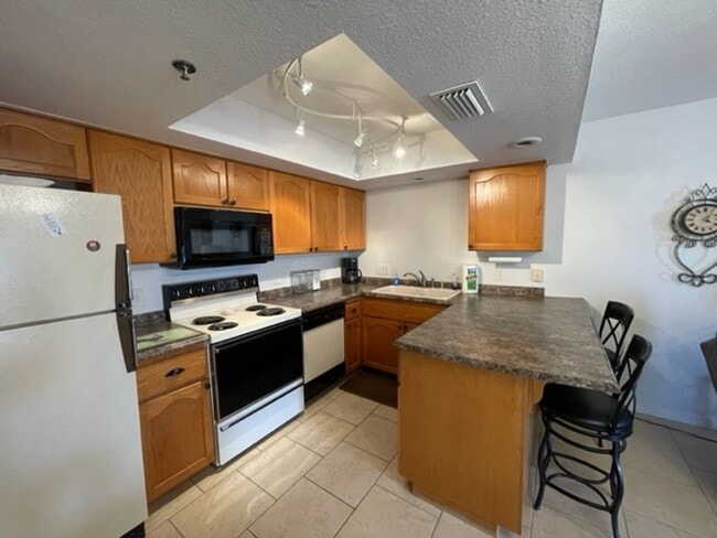Photo - Fully Furnished 2 bedroom 2 bath long term...