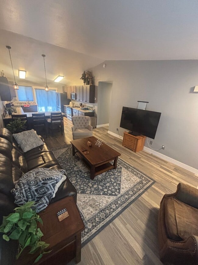 Photo - 722 E Whispering Pines Ln