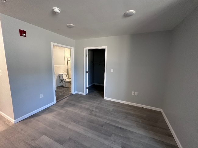 Photo - 140 S Easton Rd