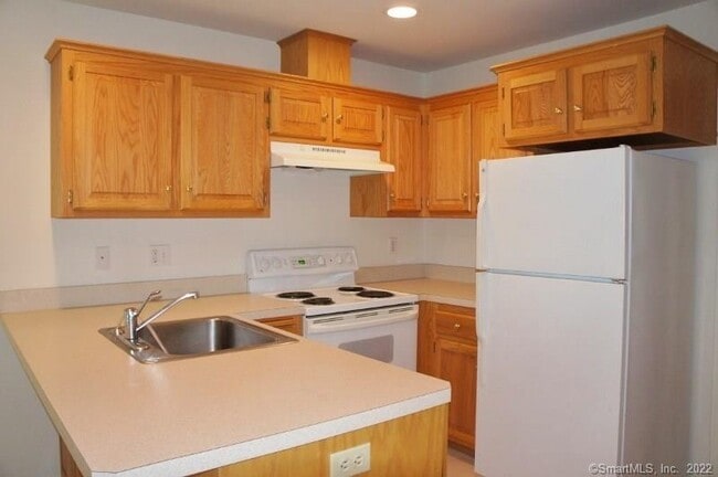 Building Photo - 22 Ferris Ave Unit 8