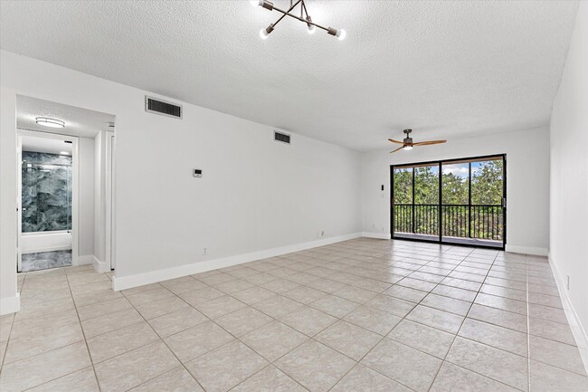 Photo - 200 Jacaranda Country Club Dr Unit 3c
