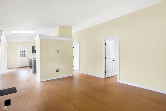 Photo - 131 Belaire Dr