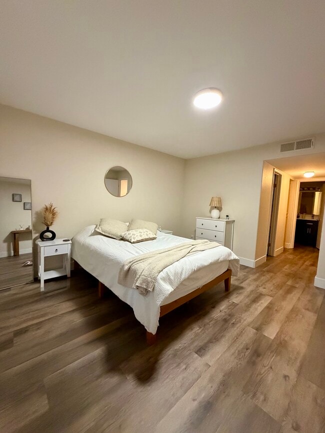 Bedroom 1 (Master) - 1575 W Warm Springs Rd