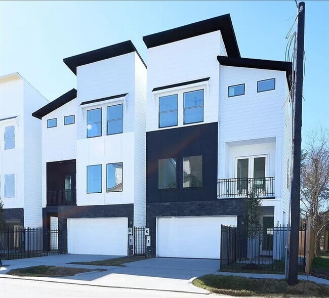 Photo - 2724 Rosalie St