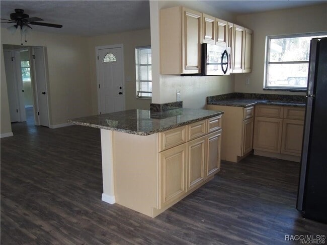 Photo - 6400 E Kent St