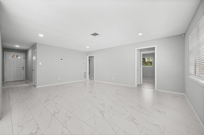 Photo - 13527 Montaigne Dr