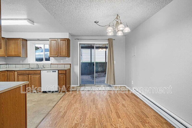 Photo - 908 N 2nd St