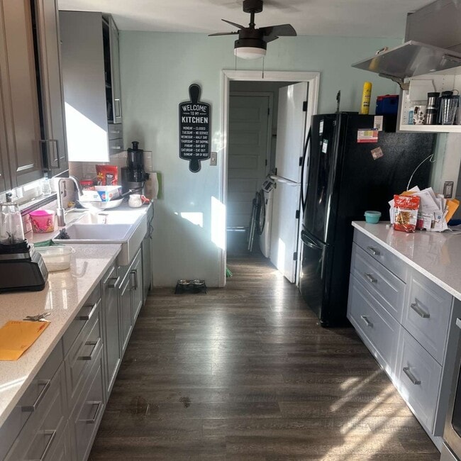 Photo - 1325 S Utica St