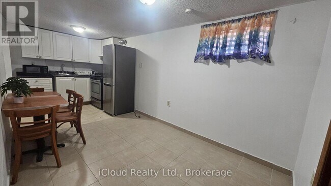 Photo - 39 Frey Crescent