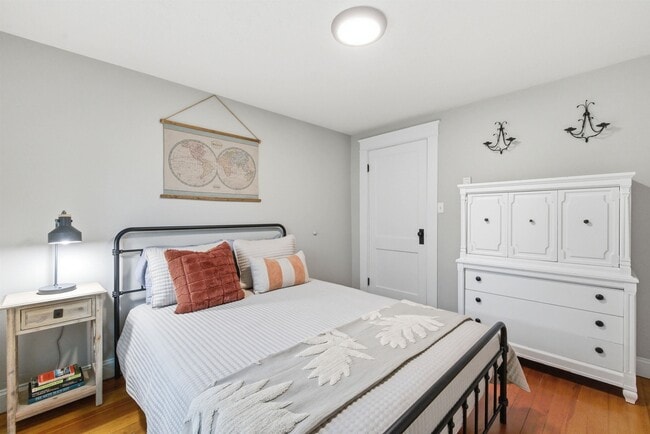 Building Photo - 65 S Elm St Unit 3