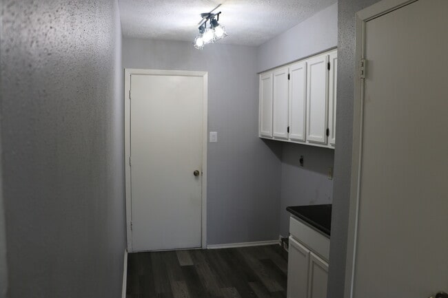 Photo - 446 Richvale Ln