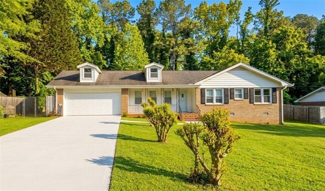 Building Photo - 2866 Manor Ct