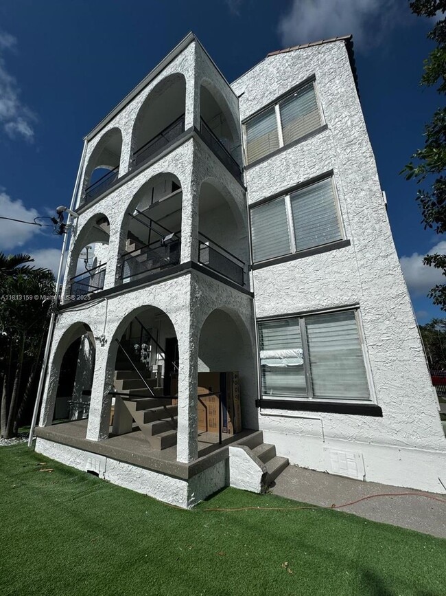 Photo - 444 Ponce de Leon Blvd Unit 6