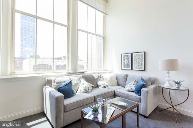 2121 41 Market Street Unit 618