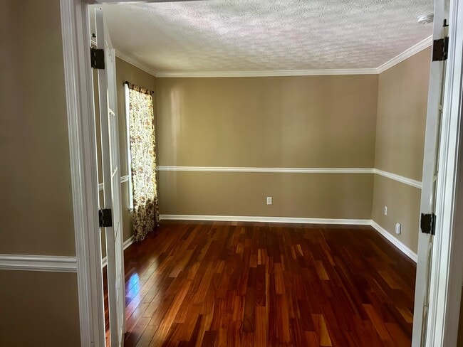 Photo - 3005 Wrens Way