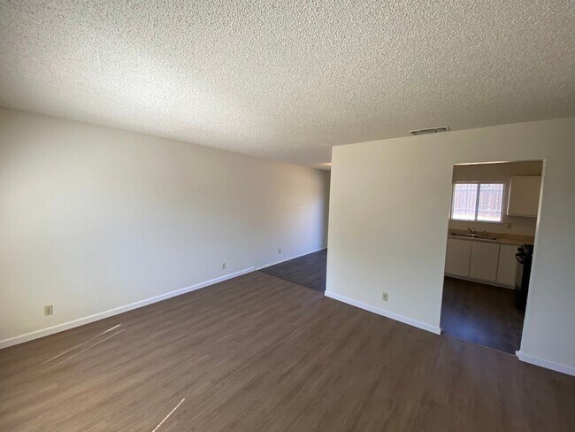 Photo - 6804 Harlequin Way