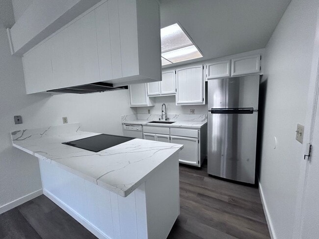 Photo - 1000-1002 Bell Street Unit 1002 Bell Street