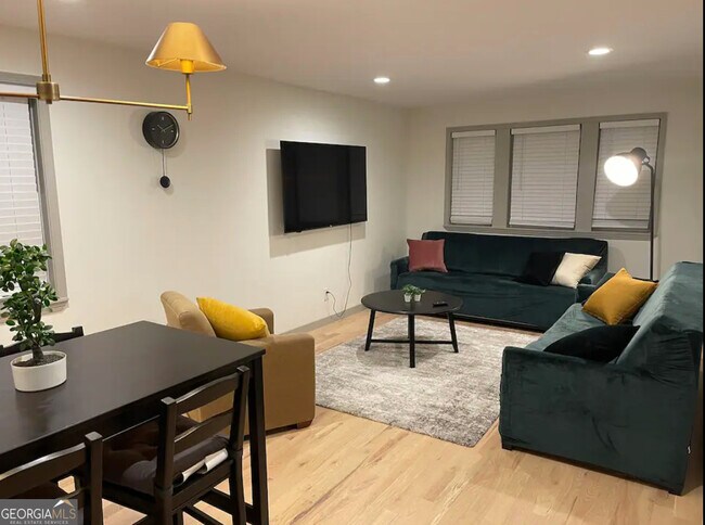 Photo - 643 Magnolia St NW