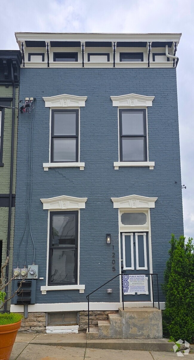 Building Photo - 1205 Lee St Rental