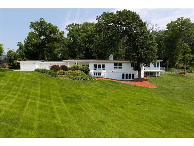 Photo - 1345 Fairlawn Way