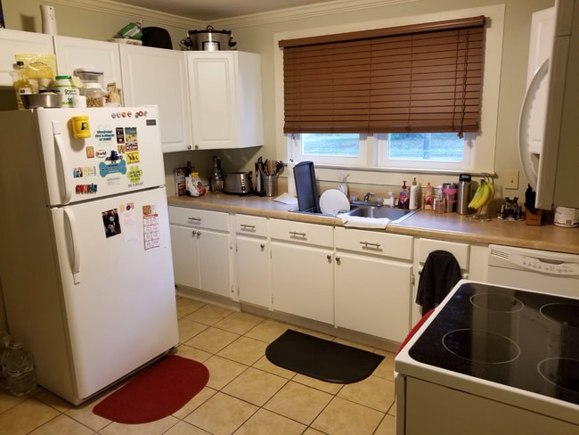 Photo - 695 Beaumont Ave