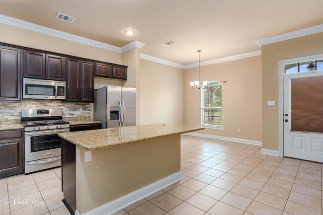 Photo - 602 Canoe Trail