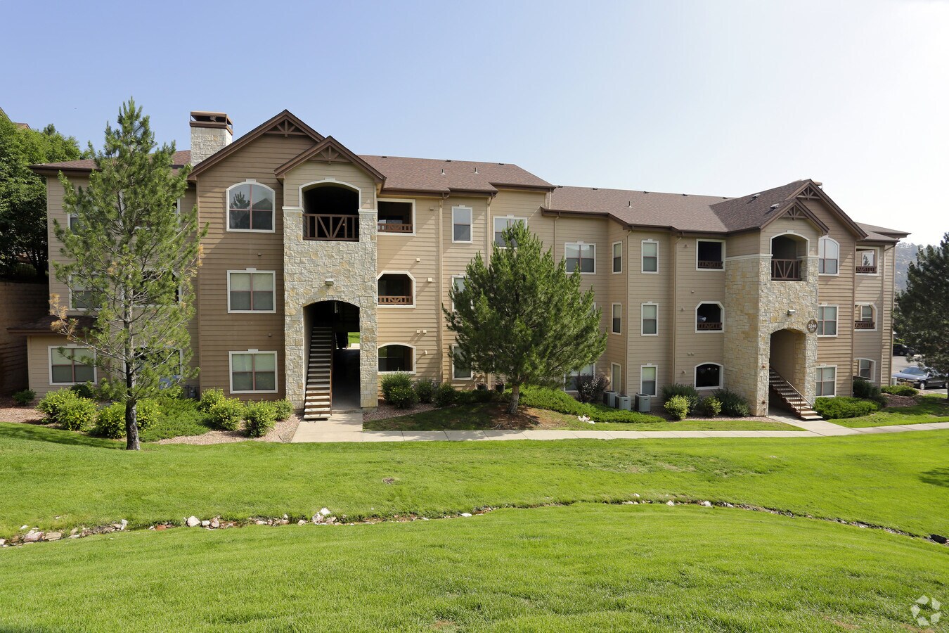 Grand Centennial Apartments For Rent In Colorado Springs Co Forrent Com