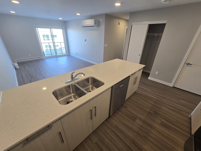 Building Photo - 420 Chrislind St Unit 502