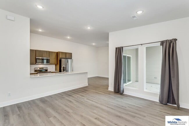 Photo - 3 bed, 2 bath duplex