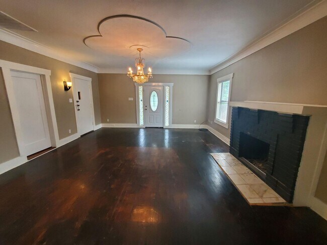 Photo - 1609 W Magnolia Ave