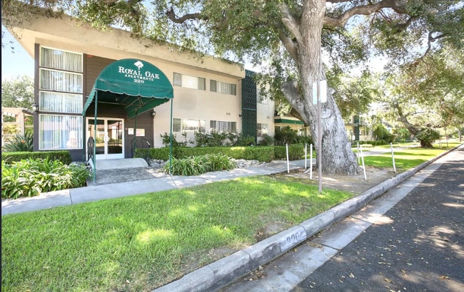 Photo - 220 E Live Oak St Apartment Unit 7