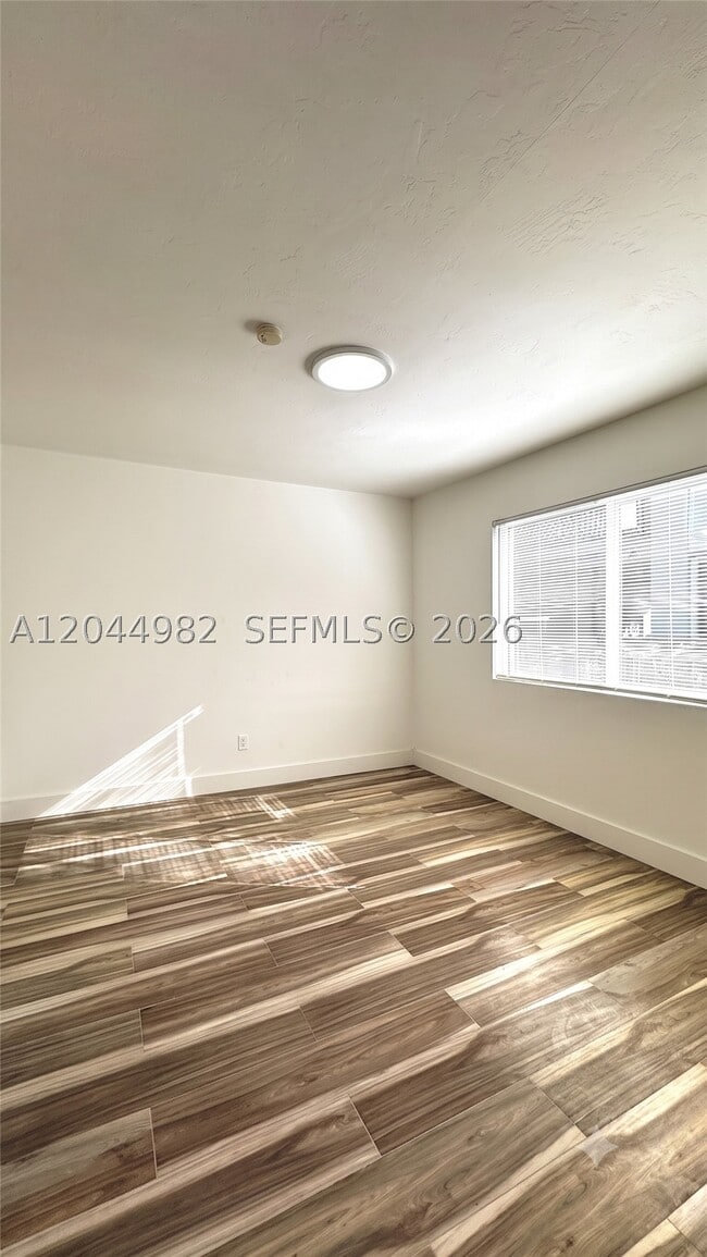 Photo - 120 NE 55th St Unit 4