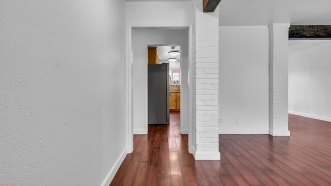 Building Photo - 53635 Avenida Bermudas