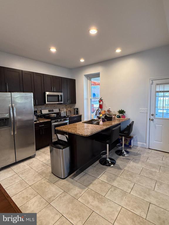 Photo - 151 Hall St