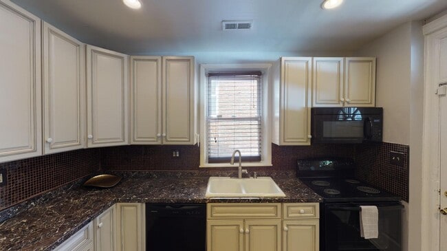 Photo - 2411 First St NW