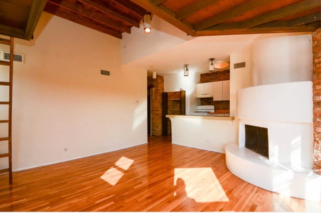 Photo - 553 W Wellington Ave Unidad 2F