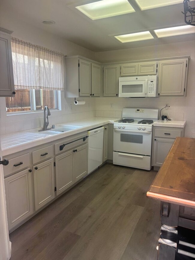 Photo - Awesome Property