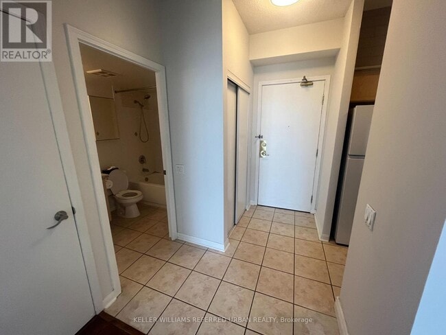 Photo - 650 Lawrence Ave W Unit 813