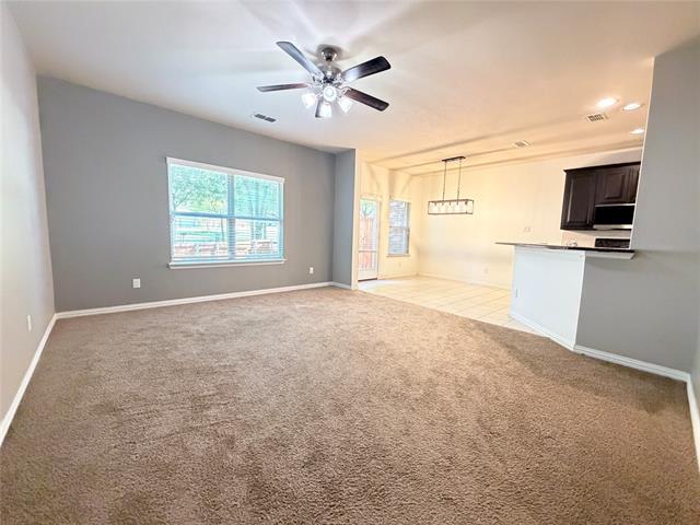 Photo - 304 Basil St