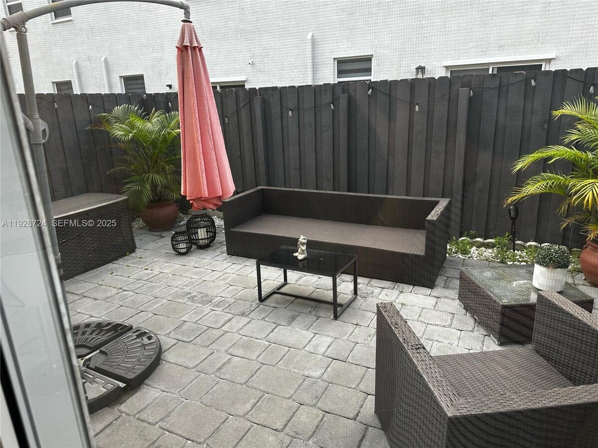 Photo - 2689 SE 13th St